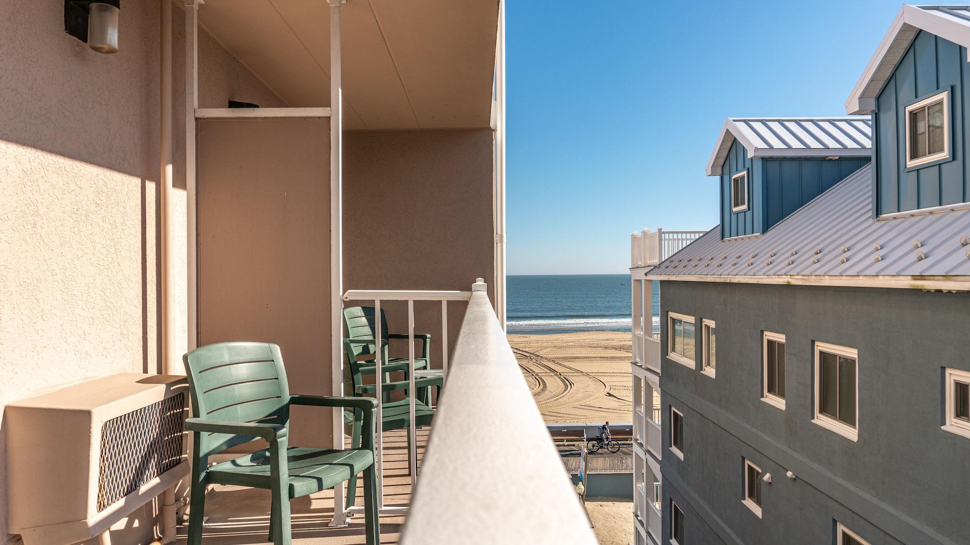 Comfort Inn Ocean City Boardwalk Exterior photo